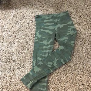 Old navy camo leggings